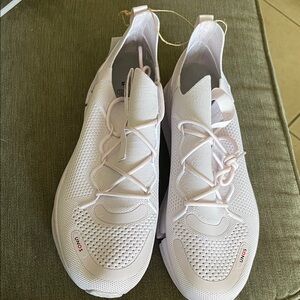 UNOS light lavender Neillüm unisex sz w11-2, m9.5-10.5 Athletic Sneakers, nwt